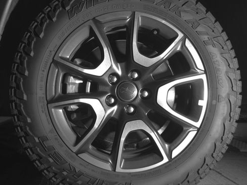 Used 2025 Jeep Compass Trailhawk AWD/4WD image 12