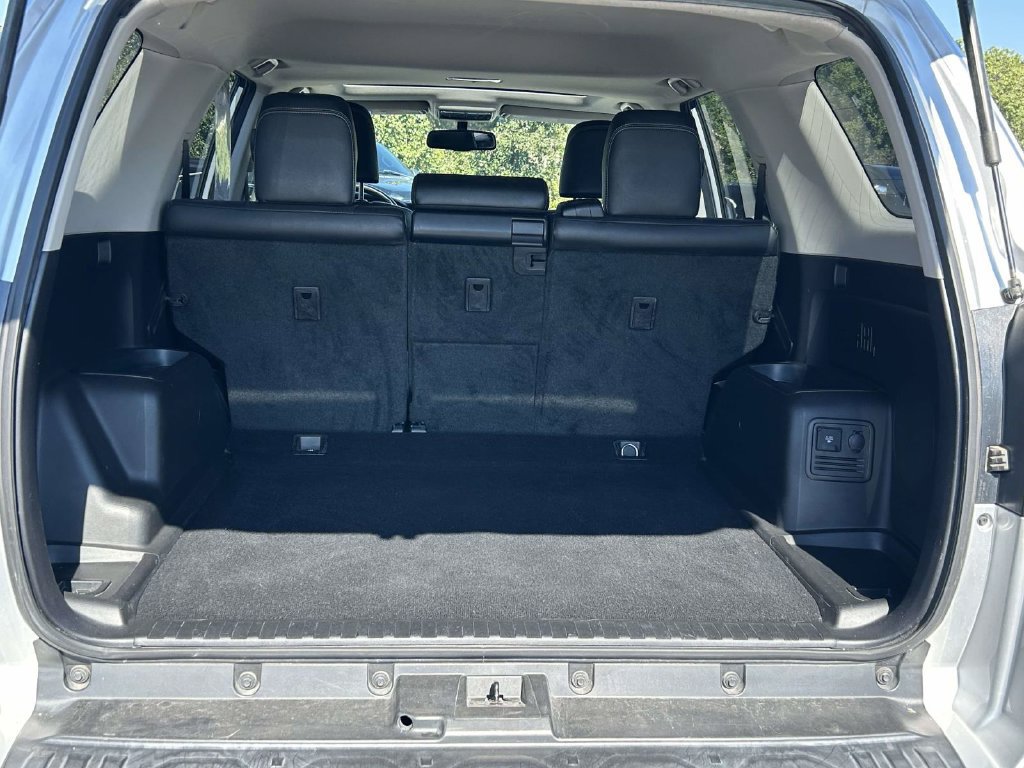 Used 2015 Toyota 4Runner Limited AWD/4WD image 11
