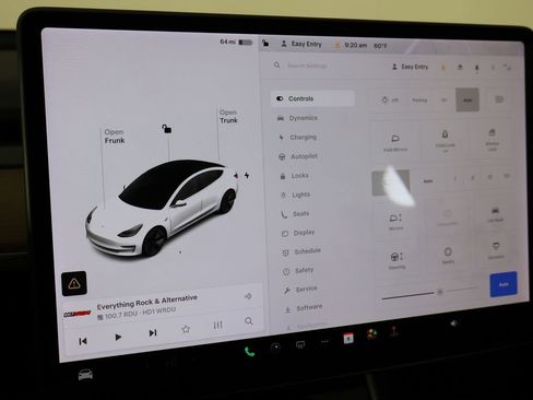Used 2020 Tesla Model 3 Standard Range image 27