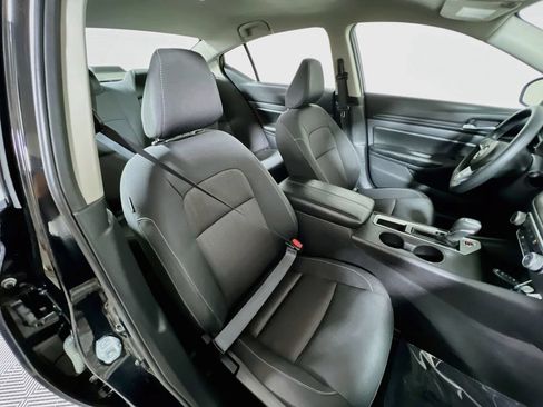 Used 2025 Nissan Altima 2.5 SV FWD image 24