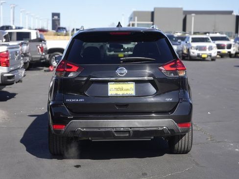 Used 2018 Nissan Rogue SV image 7