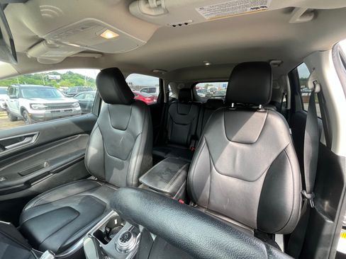 Used 2022 Ford Edge Titanium AWD/4WD image 9