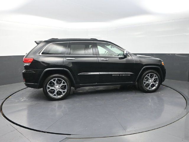 Used 2019 Jeep Grand Cherokee Limited w/ Trailer Tow Group IV AWD/4WD image 11
