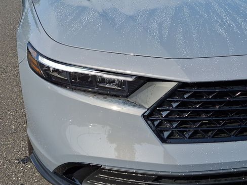 Used 2025 Honda Accord SE image 9