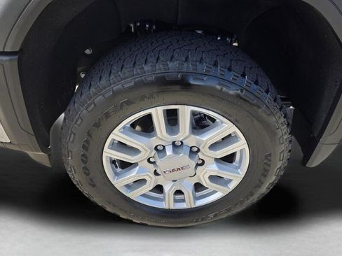Used 2024 GMC Sierra 2500 SLT w/ SLT Premium Package AWD/4WD image 9