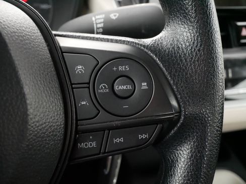 Certified 2025 Toyota Corolla LE image 25