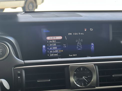 Used 2020 Lexus IS 300 image 36