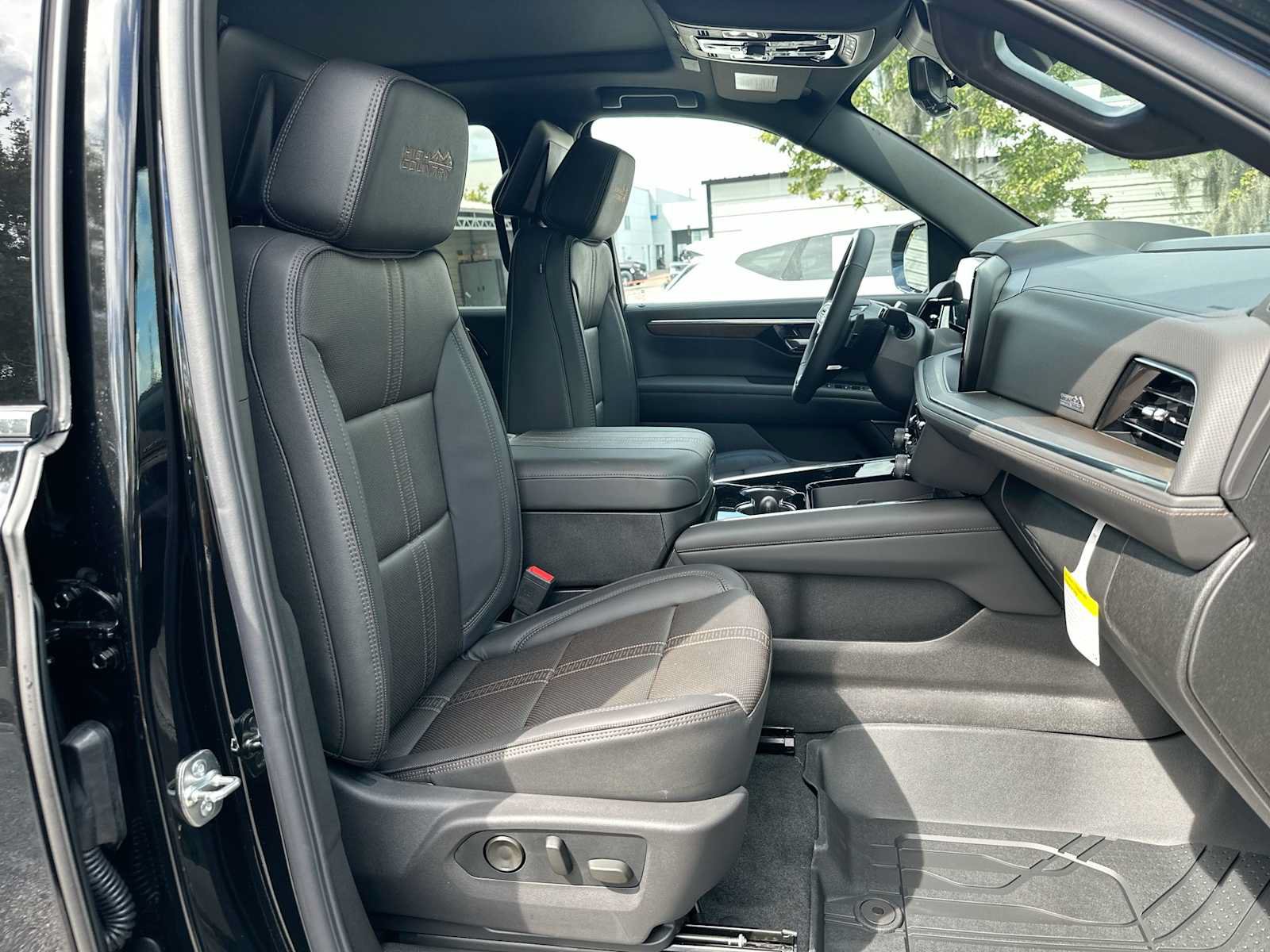 New 2027 Chevrolet Tahoe High Country AWD/4WD image 19