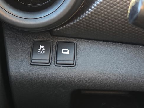 Used 2018 Nissan Kicks S image 29