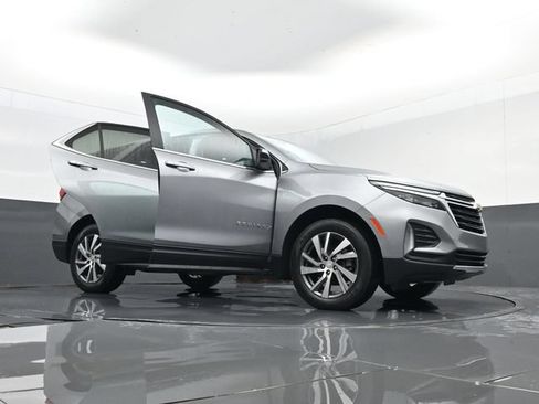 Used 2023 Chevrolet Equinox LT AWD/4WD image 32