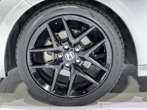 Used 2024 Honda Civic Sport image 13