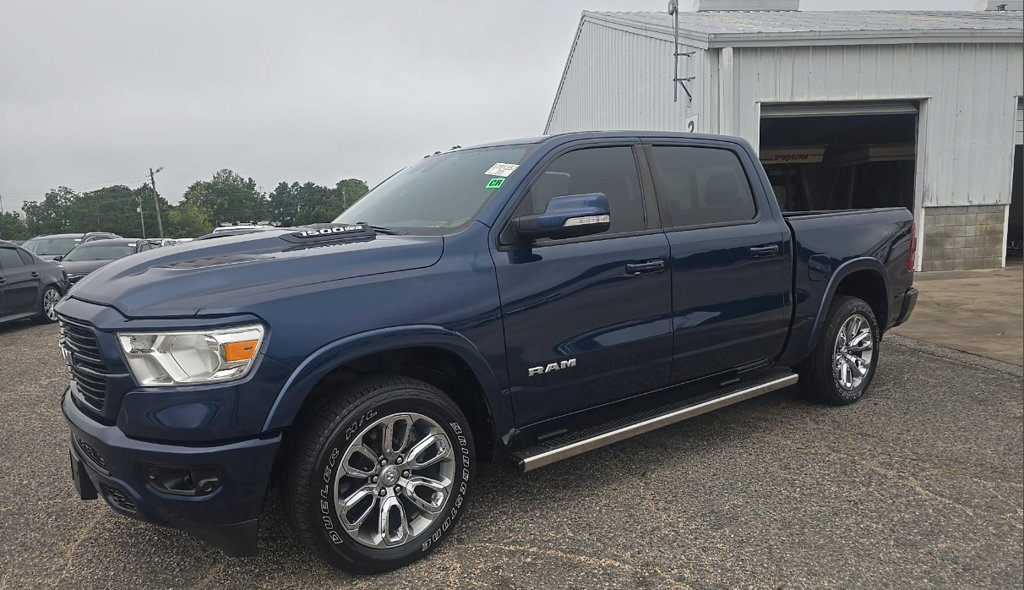 Used 2022 RAM 1500 Laramie AWD/4WD image 1