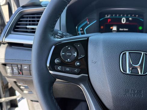 Used 2024 Honda Odyssey Touring image 17