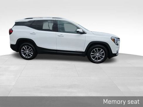 Used 2024 GMC Terrain SLT FWD image 28