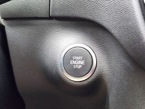 Used 2025 Volvo XC40 B5 Core w/ Protection Package Premier image 28