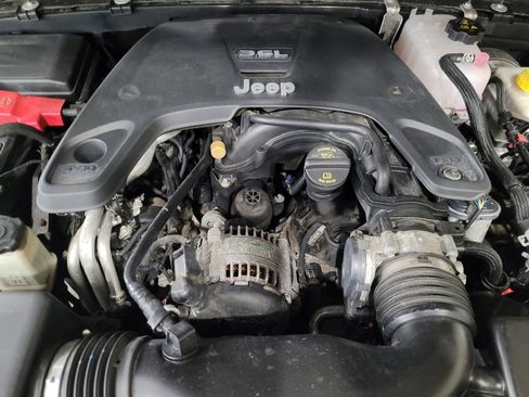 Used 2018 Jeep Wrangler Unlimited Sport S AWD/4WD image 30