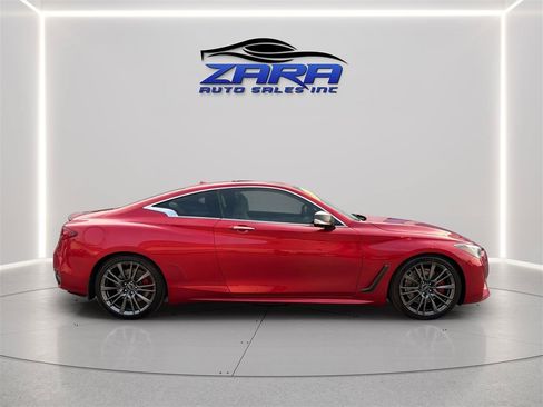 Used 2017 INFINITI Q60 Red Sport 400 RWD image 8