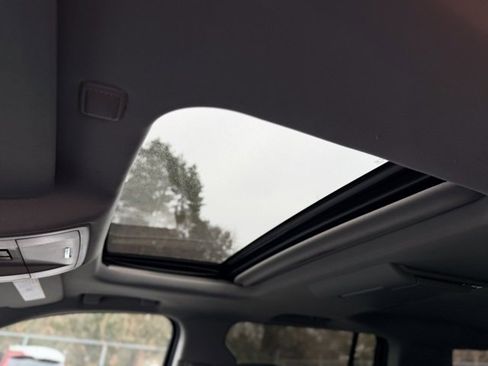 Used 2016 Chevrolet Suburban LT image 19