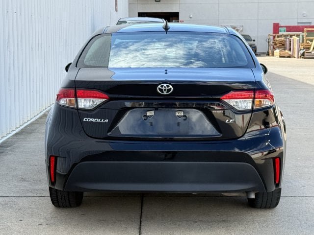 Used 2025 Toyota Corolla LE FWD image 5