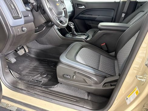 Used 2022 Chevrolet Colorado Z71 RWD image 9