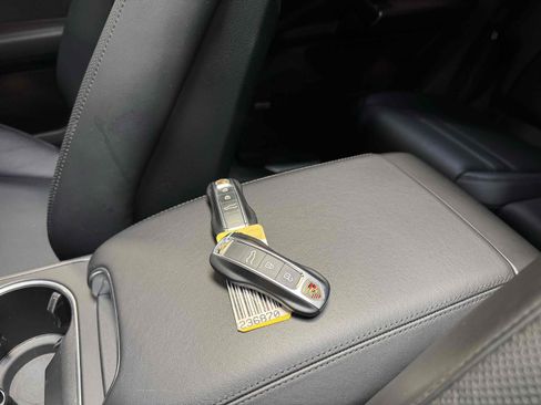 Used 2019 Porsche Cayenne S image 9