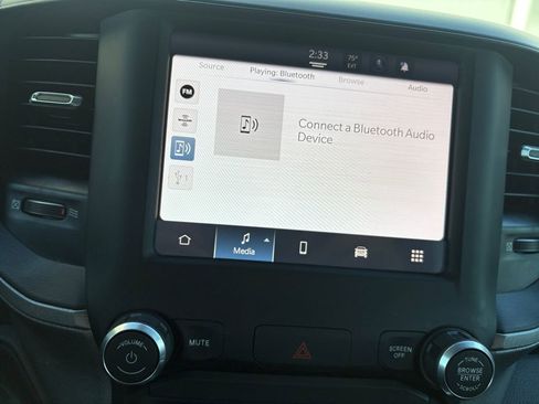 Used 2024 RAM 2500 Tradesman w/ Chrome Appearance Group image 8