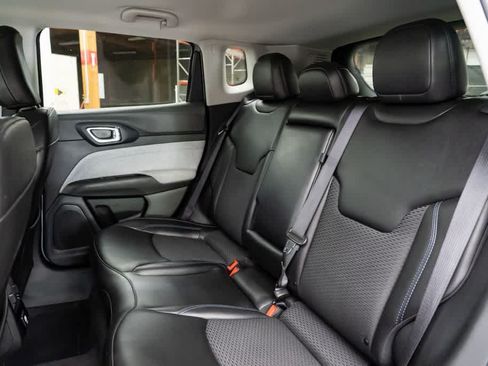 Used 2022 Jeep Compass Latitude AWD/4WD image 25