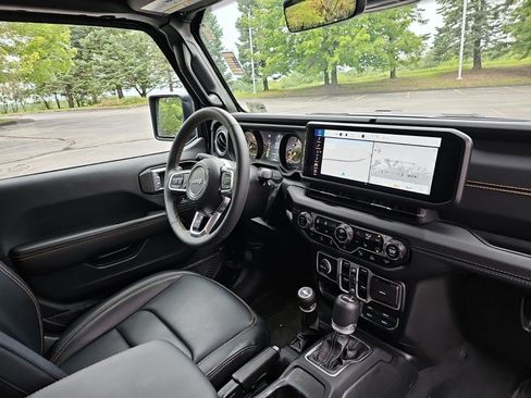 Used 2024 Jeep Wrangler Unlimited Sahara w/ Technology Group AWD/4WD image 13