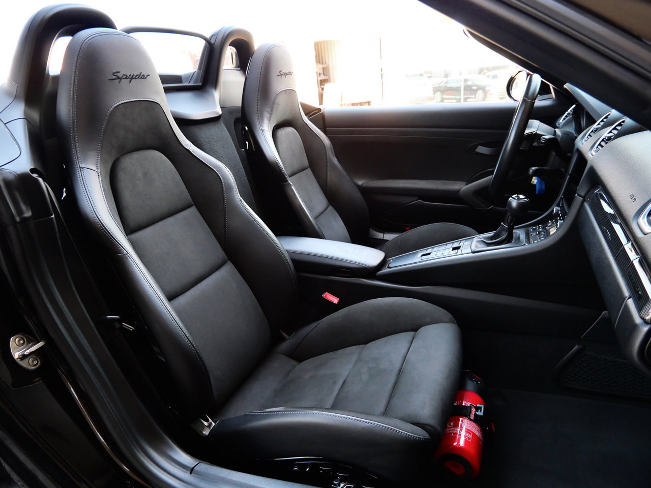 Used 2021 Porsche 718 Boxster Spyder RWD image 25