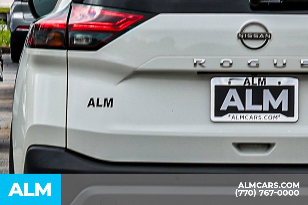Used 2023 Nissan Rogue S FWD image 12