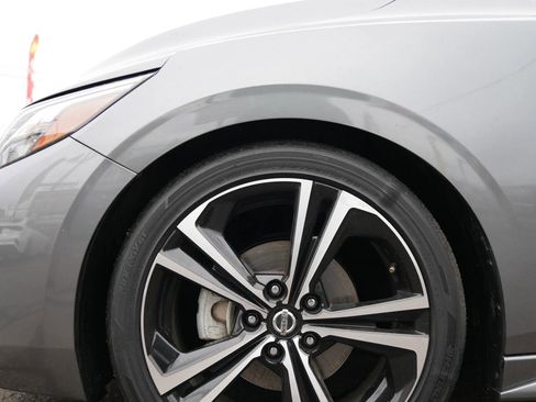 Used 2020 Nissan Sentra SR w/ Lighting Package image 8