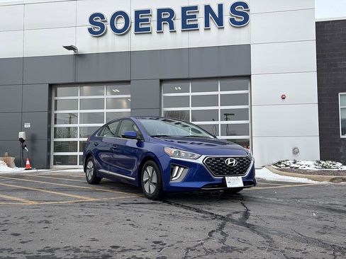 Used 2022 Hyundai Ioniq SE image 1