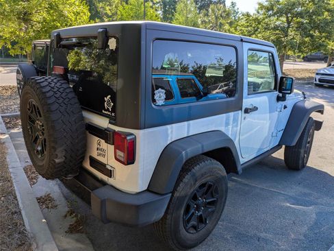 Used 2018 Jeep Wrangler Sport AWD/4WD image 4
