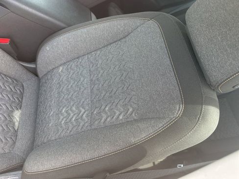 Used 2024 Chevrolet Equinox LT FWD image 3