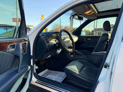 Used 1998 Mercedes-Benz E 320 Wagon image 13