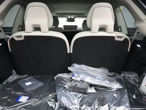 New 2026 Volvo XC90 T8 Ultra w/ Protection Package Premier AWD/4WD image 31
