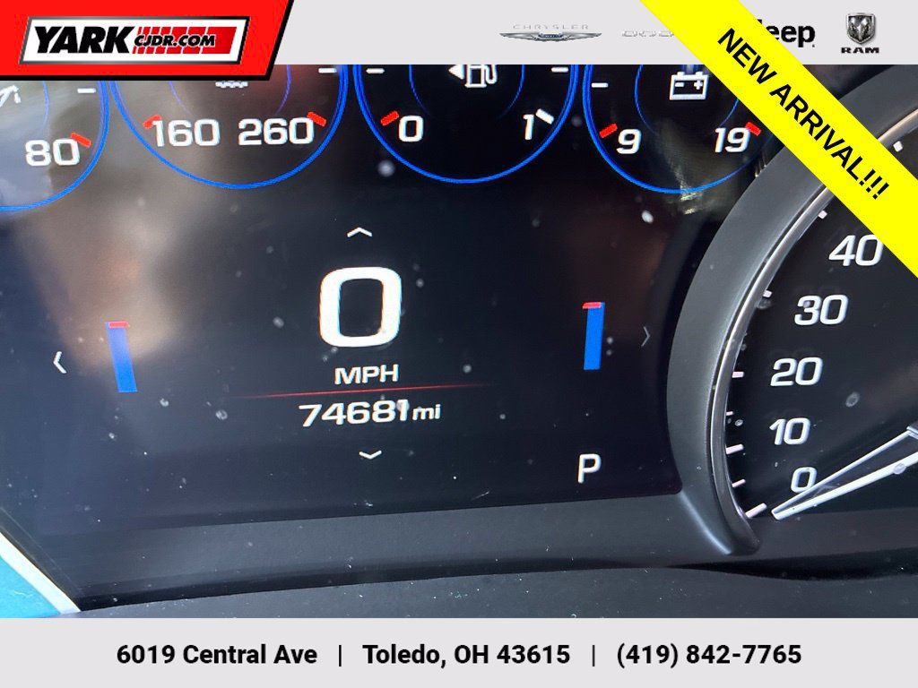 Used 2017 Cadillac XT5 Platinum w/ Driver Assist Package AWD/4WD image 1