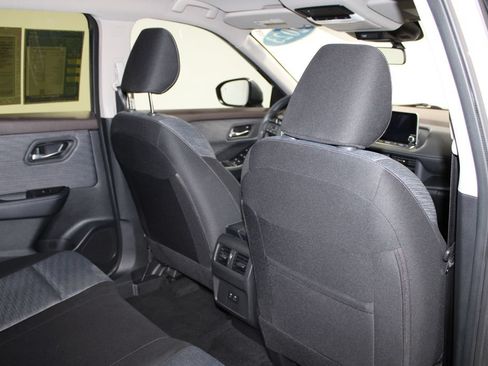 Used 2023 Nissan Rogue SV AWD/4WD image 28