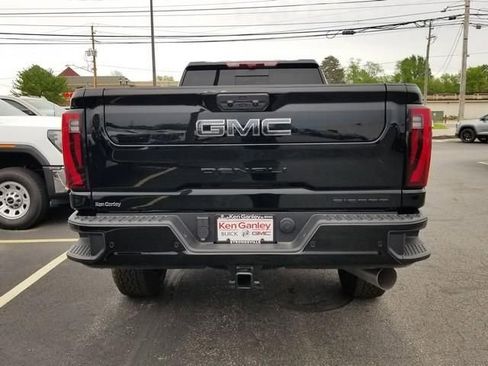 New 2026 GMC Sierra 3500 Denali Ultimate w/ LPO, Black Badging Package AWD/4WD image 4