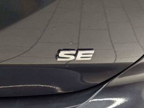 Used 2024 Mitsubishi Outlander SE image 37