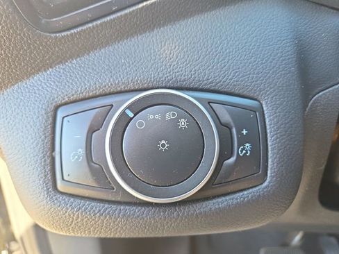 Used 2017 Ford C-MAX Energi SE w/ Equipment Group 402A image 18