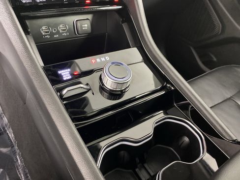 Used 2023 Jeep Grand Cherokee Limited image 31