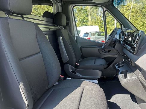 New 2025 Mercedes-Benz Sprinter 2500 image 6