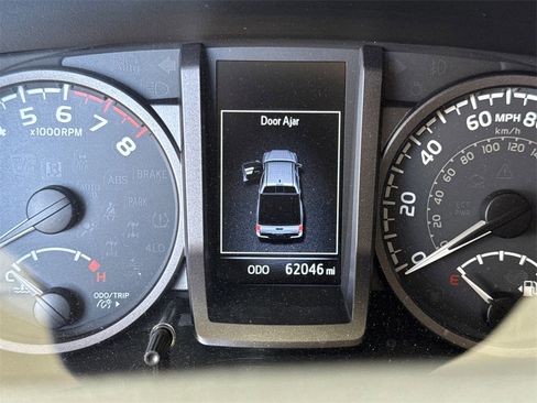 Used 2018 Toyota Tacoma TRD Off-Road image 13