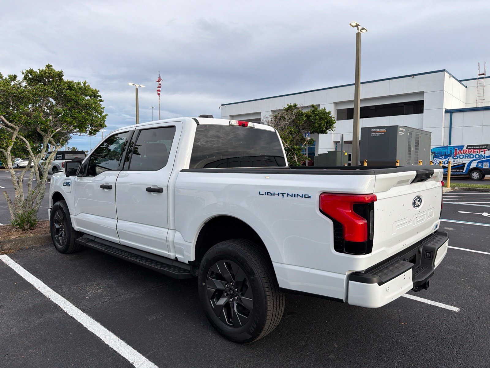 Used 2024 Ford F150 Lightning XLT AWD/4WD image 6