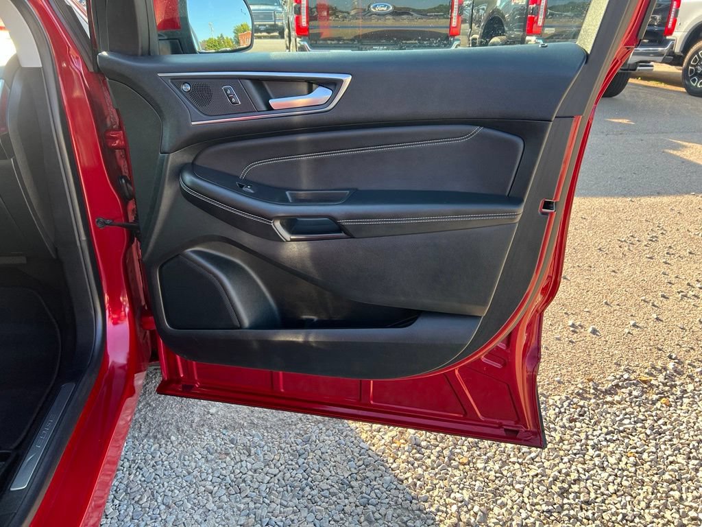 Used 2023 Ford Edge Titanium AWD/4WD image 20
