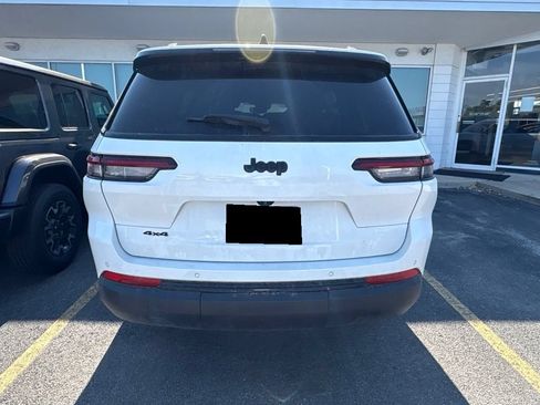 Certified 2023 Jeep Grand Cherokee L Altitude AWD/4WD image 5
