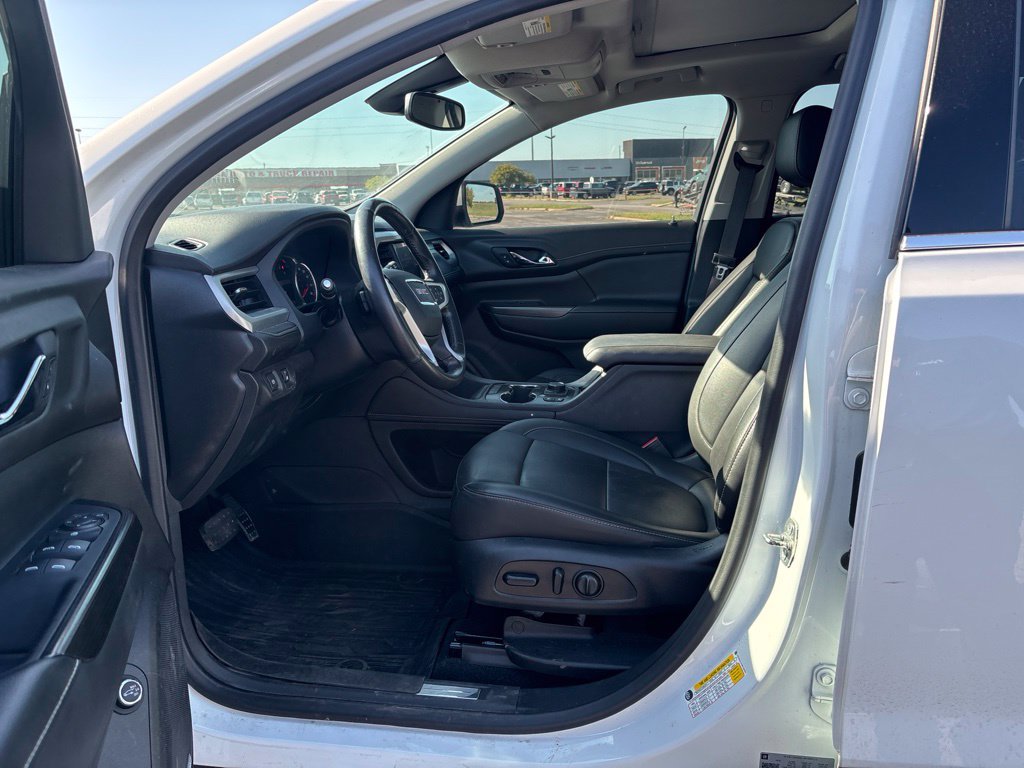 Used 2021 GMC Acadia SLT w/ LPO, Floor Liner Package AWD/4WD image 10