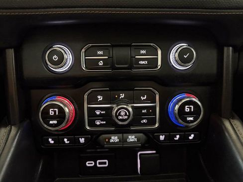 Used 2022 GMC Yukon XL AT4 AWD/4WD image 33