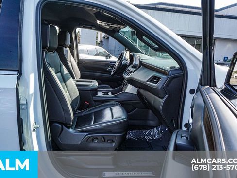 Used 2024 Chevrolet Suburban Premier RWD image 25
